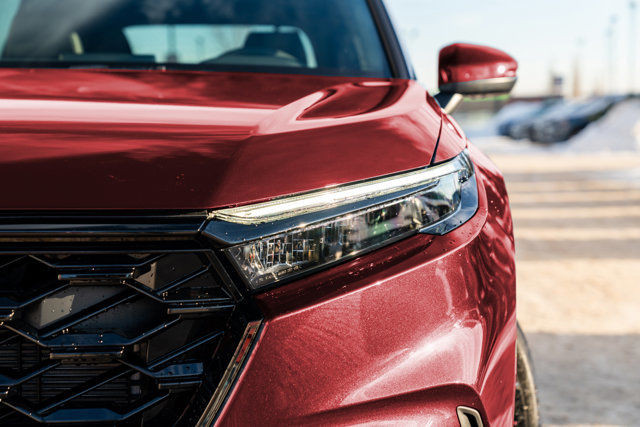  2025 Honda CR-V Hybrid Touring dans Autos et camions  à Ville d’Edmonton - Image 4