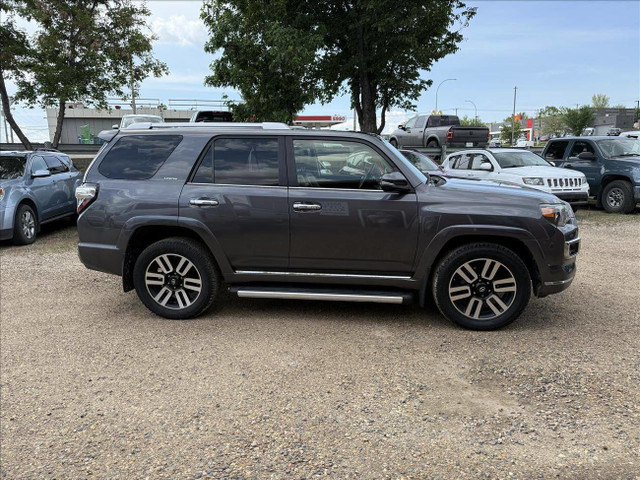2017 Toyota 4Runner Limited 4WD V6 in Cars & Trucks in Saskatoon - Image 3