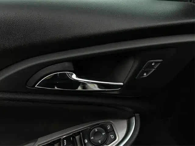 2021 Chevrolet Malibu SPORT EDITION 1OWNER PANORAMIC LOADED WE F in Cars & Trucks in London - Image 32