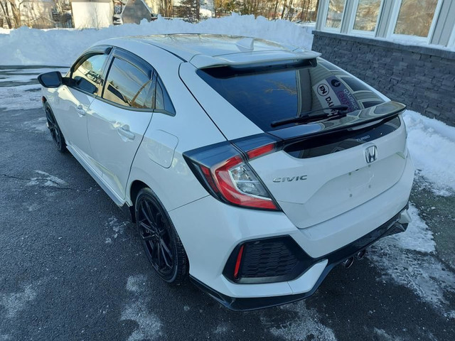 2018 Honda Civic Hatchback Sport 6-SP! NEW BRAKES! NEW TIRES! in Cars & Trucks in Bedford - Image 3