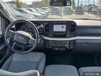This Ford Super Duty F-350 SRW boasts a Intercooled Turbo Diesel V-8 6.7 L/406 engine powering this... (image 9)
