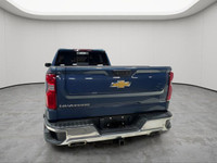 LEATHER SEATS, CROSS-TRAFFIC ALERT, HID HEADLIGHTS, HEATED STEERING WHEEL, RAIN SENSING WIPERS A tou... (image 8)