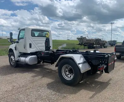 New Truck - Full factory warranty, Air ride, hydraulic brake Multi lift XR8 hook lift 16,000 lbs. ca...