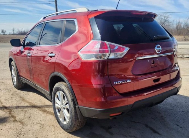 2015 Nissan Rogue SV FWD  in Cars & Trucks in Red Deer - Image 3