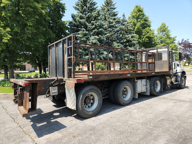  2017 Mack Granite GU813 Heavy Spec, 22.5' Deck, Auto, 455 HP MP in Heavy Trucks in City of Montréal - Image 4