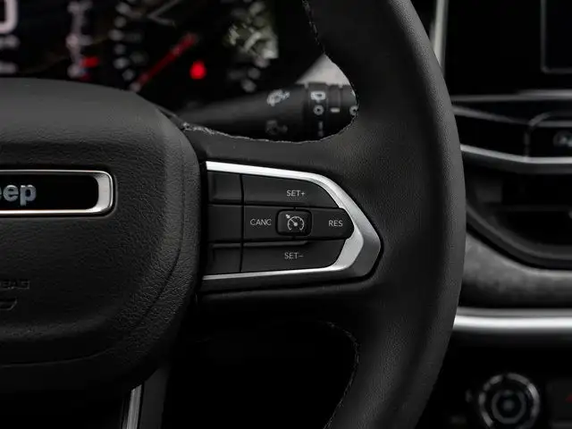 2025 Jeep Compass North in Cars & Trucks in Barrie - Image 21