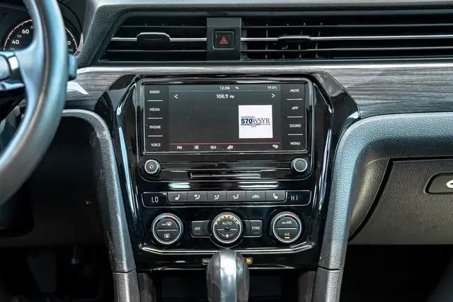 2021 Volkswagen Passat HIGHLINE | SUNROOF | LEATHER INT | CAM in Cars & Trucks in Mississauga / Peel Region - Image 17