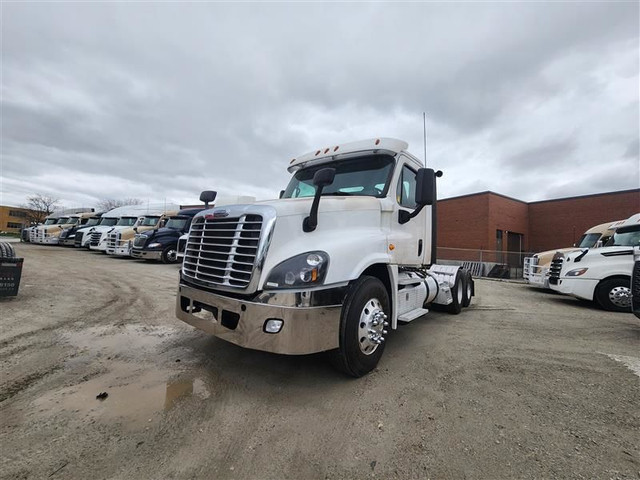 2019 Freightliner CASCADIA in Heavy Trucks in Calgary - Image 3