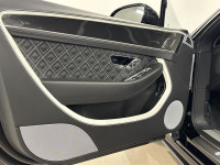 La Bentley Continental GT Convertible Speed 2023 est une voiture de grand tourisme de luxe équipée d... (image 7)