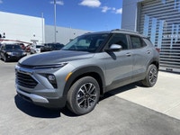 The 2025 Chevrolet Trailblazer LT in Sterling Grey Metallic is a stylish and practical subcompact SU... (image 3)