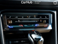 All purchasers receive a CarHub Rewards Card for $1000 towards service! This Volkswagen Tiguan is re... (image 3)