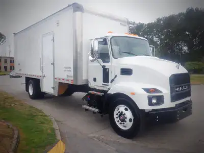 2021 Mack MD 24 Foot Cube Van with Air Brakes Dually Diesel, 2 door, automatic, air conditioning, AM...