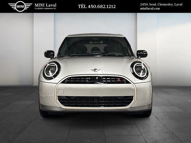2025 MINI 5 Door Cooper S in Cars & Trucks in Laval / North Shore - Image 2