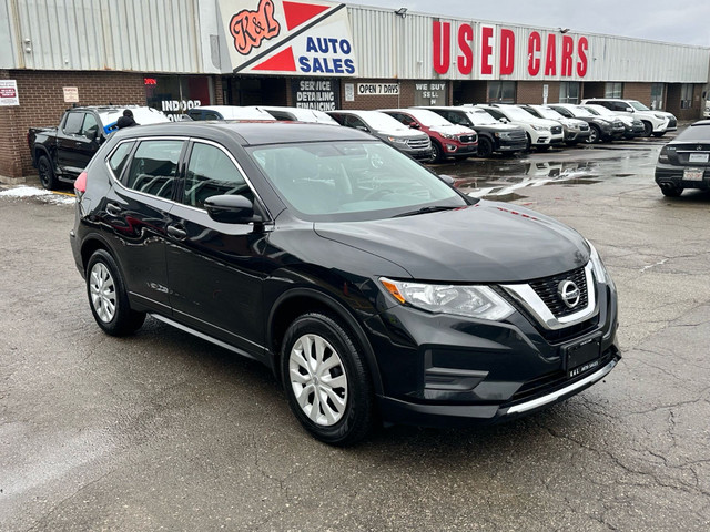 2017 Nissan Rogue S ~ HEATED SEATS ~ BLUETOOTH ~ REAR VIEW CAMER in Cars & Trucks in City of Toronto - Image 4