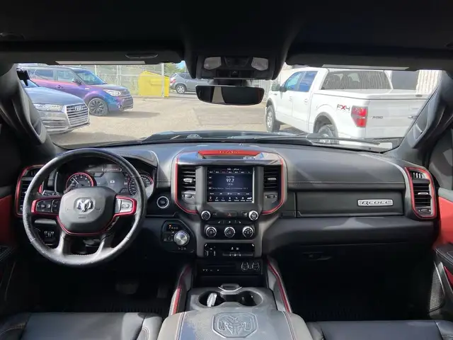 2019 Ram 1500 Rebel 4x4 Quad Cab 6'4 Box dans Autos et camions dans Calgary - Image 17