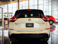 Comes equipped with: Heated Mirrors, Power Mirrors, Sunroof , Load Bearing Exterior Rack, Remote Ign... (image 5)