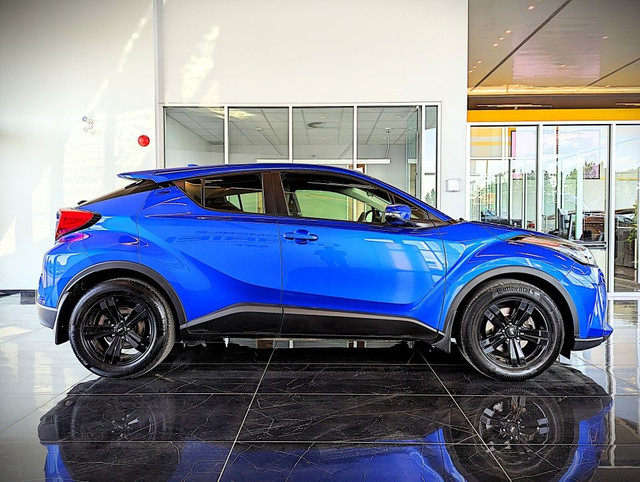 2020 Toyota C-HR LE in Cars & Trucks in City of Montréal - Image 4