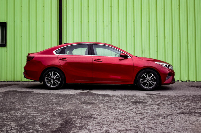 2022 Kia Forte EX • HEATED SEATS/STEERING • WIRELESS CHARGING in Cars & Trucks in Kingston - Image 2