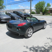 2006 Pontiac Solstice Roadster w/Convertible Soft Top 5 speed manual and very Low mileage for its ye... (image 6)