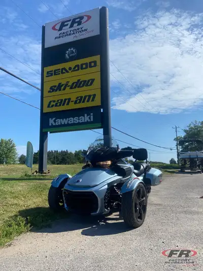 2022 Can-Am Spyder F3-T ONLY 4,245 KM – Glacial Blue Metallic $19,999 + Tax & Lic Take your adventur...