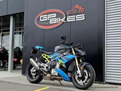 2025 BMW S 1000 R SportThere is no resting pulse The air is filled with the smell of petrol. An engi...
