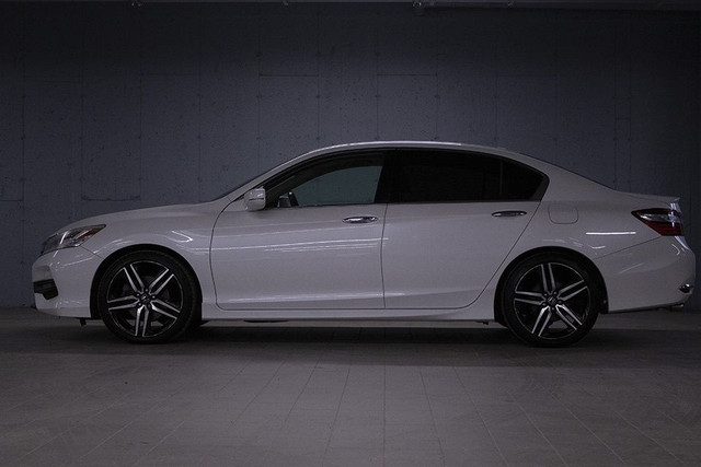 2016 Honda Accord Touring V6 in Cars & Trucks in City of Montréal - Image 2