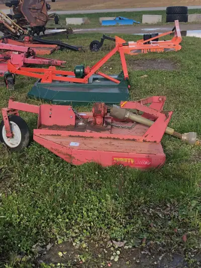 Selling this Thrifty 4ft (4 foot), 3pt, rotary brush cutter: • 4ft (4 foot) • 3pt (3 point) hitch •...