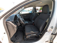 LOW KMS! HR-V AWD, FULLY LOADED, BACKUP CAMERA, POWER WINDOWS, LOCKS, A/C, TILT, CRUISE, ALLOY WHEEL... (image 7)
