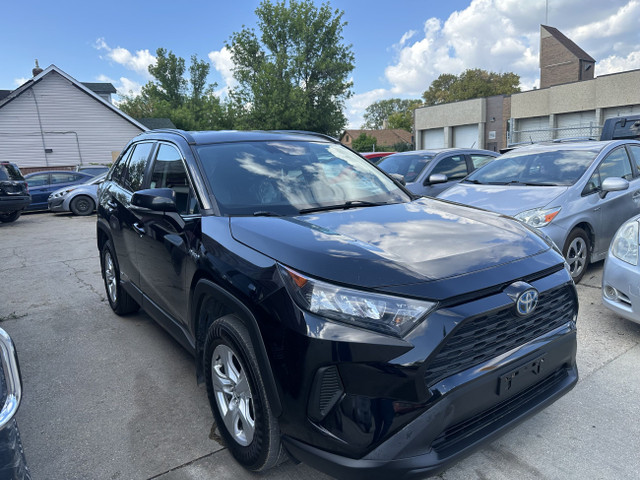 2019 Toyota RAV4 Hybrid LE new safety clean title  in Cars & Trucks in Winnipeg - Image 2