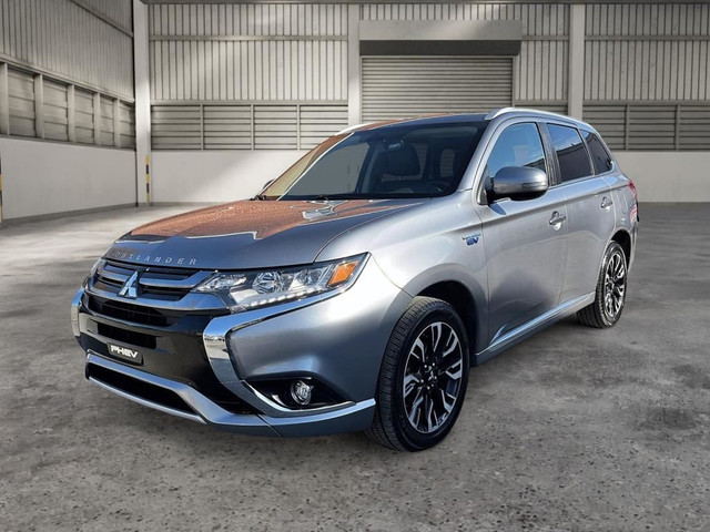 2018 Mitsubishi Outlander PHEV SE TOURING AWD | toit ouvrant| si in Cars & Trucks in Saint-Hyacinthe