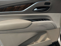 ### Cadillac Escalade Sport Platinum 4WD 2024 Couleur exterieure : Blanc Vehicule de luxe, puissant... (image 9)