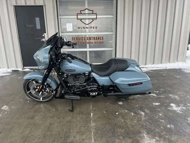 2024 Harley-Davidson FLHX - Street Glide in Sport Touring in Winnipeg - Image 8