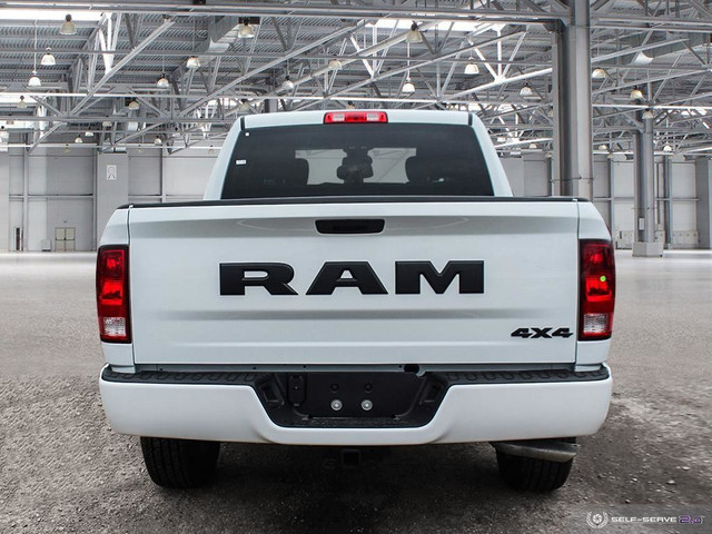 2023 Ram 1500 Classic EXPRESS dans Autos et camions  à Région de Mississauga/Peel - Image 4