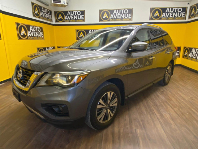 2017 Nissan Pathfinder SL - LEATHER HEATED SEATS, HEATED STEERIN in Cars & Trucks in Calgary