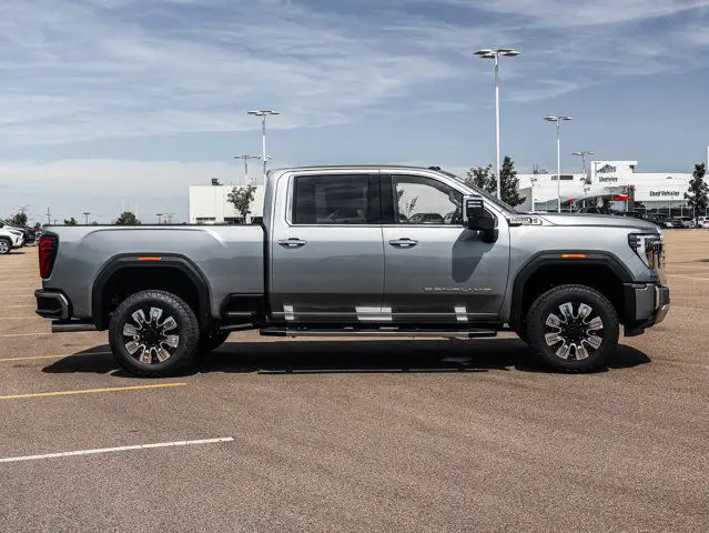 2025 GMC Sierra 3500HD Denali dans Autos et camions dans Comté de Strathcona - Image 11