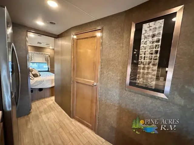 2020 Thor Motor Coach Challenger 37YT Washer & Dryer 12 k Miles in RVs & Motorhomes in Moncton - Image 22