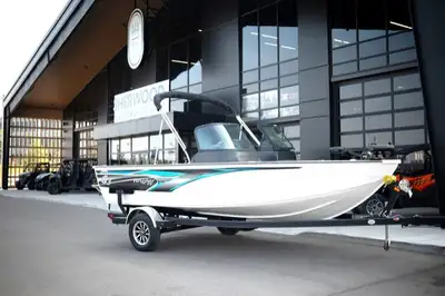 Includes Yamaha 175HP Vmax Engine & Trailer Factory Options: Helix 7 Chirp Terrova 80 2 Bank Charger...