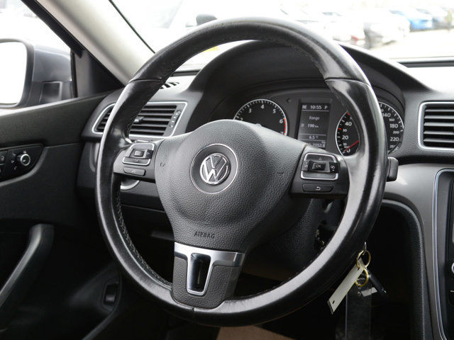 2015 Volkswagen Passat Trendline, Heated Seats, Backup Camera in Cars & Trucks in Calgary - Image 4