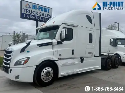 Don't miss this exceptional find! A low-mileage 2022 Freightliner Cascadia ready for the road with a...