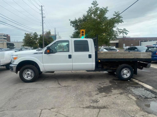  2015 Ford F-350 XLT Crew Cab Flat Bed 4WD in Cars & Trucks in City of Toronto - Image 4