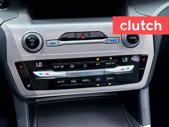 2021 Ford Explorer XLT 4WD w/ Apple CarPlay, Heated Front Seats, in Cars & Trucks in Ottawa - Image 36
