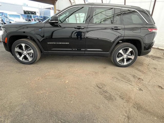 2022 Jeep Grand Cherokee 4xe 4x4 for sale in Cars & Trucks in Ottawa - Image 4