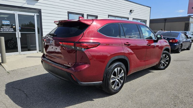 2020 Toyota Highlander XLE in Cars & Trucks in Calgary - Image 2