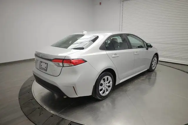 2023 Toyota Corolla LE dans Autos et camions dans Calgary - Image 7