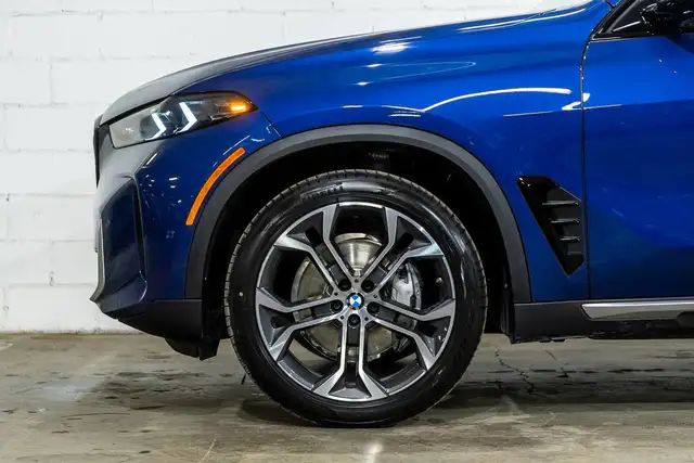 2025 BMW X5 xDrive40i | Edition 25 Jahre | Affichage tête in Cars & Trucks in City of Montréal - Image 6