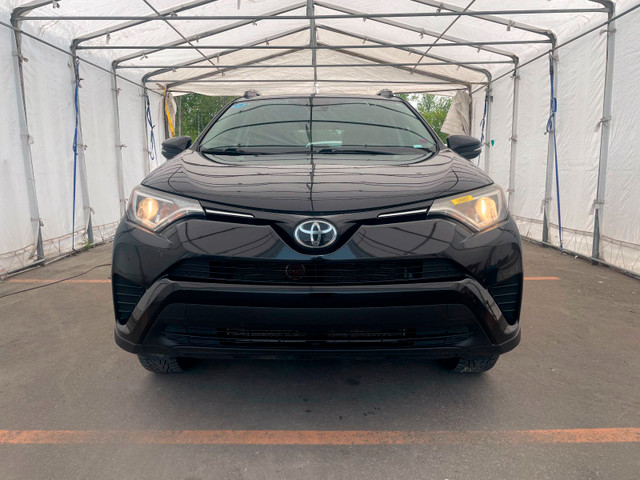 2018 Toyota RAV4 LE *SIÈGES CHAUFF* RÉG ADAPT BLUETOOTH USB in Cars & Trucks in Laurentides - Image 4