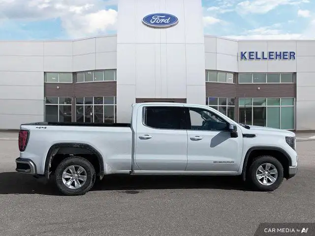 2023 GMC Sierra 1500 SLE Crew Cab 4x4 | Clean Carfax in Cars & Trucks in Brandon - Image 7