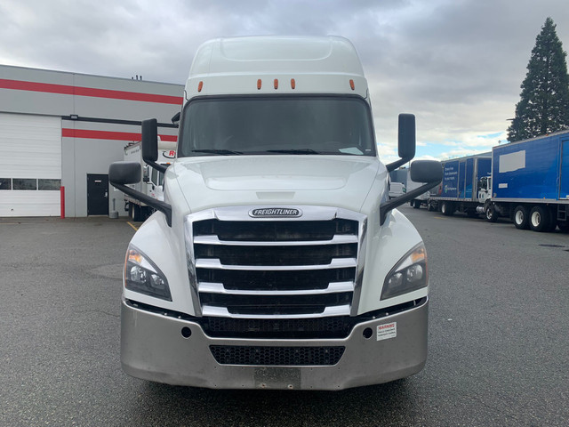 2020 FREIGHTLINER CASCADIA 126 Sleeper *Fire Sale Promo* in Heavy Trucks in Delta/Surrey/Langley - Image 2