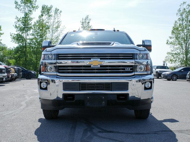 2018 Chevrolet Silverado 3500HD LTZ - EZ-Lift and Lower Tailgate in Cars & Trucks in Belleville - Image 3