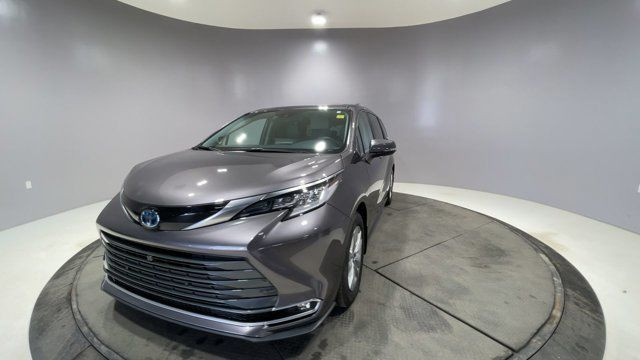 2024 Toyota Sienna Limited - HYBRID in Cars & Trucks in Strathcona County - Image 3